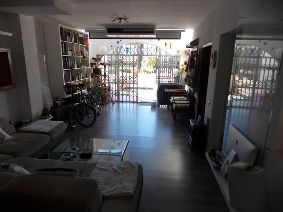 Spacious 2 Bedroom W/ Own Pool 5 Minutes Walk To Beach Кампоамор Екстериор снимка